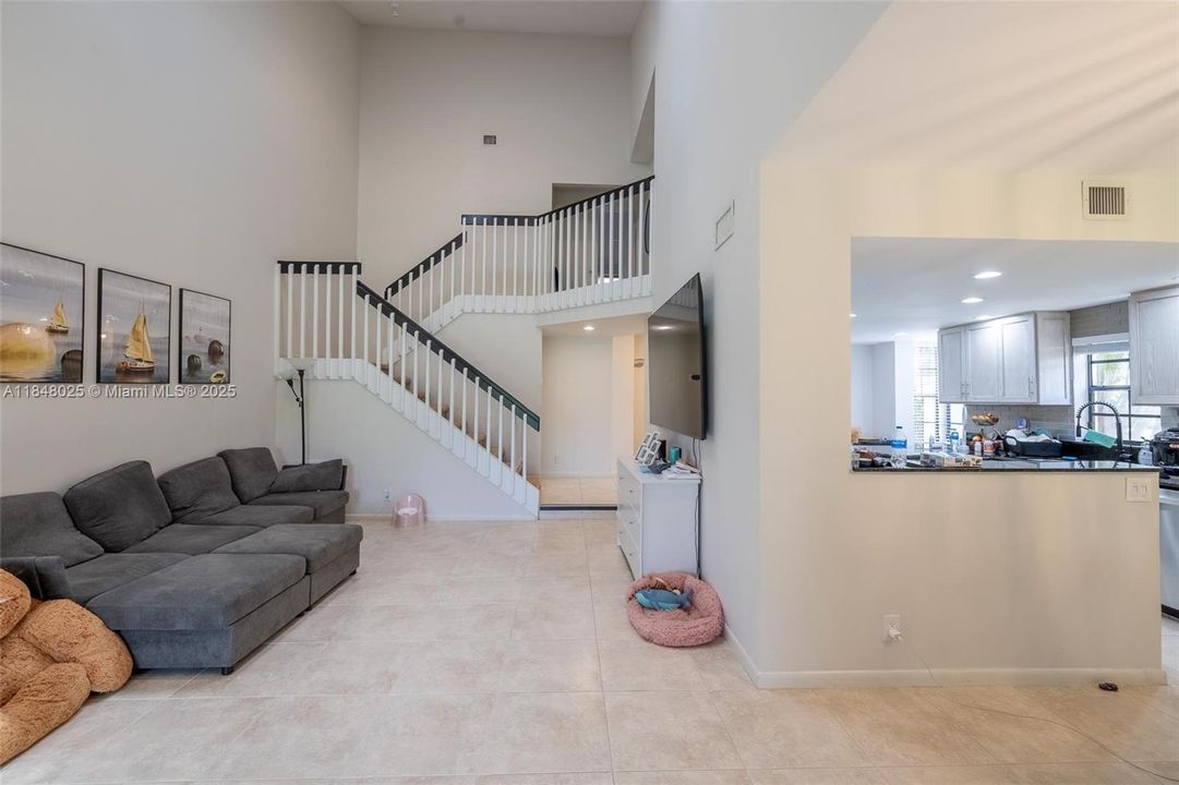 Recently Sold: $525,000 (3 beds, 2 baths, 1823 Square Feet)