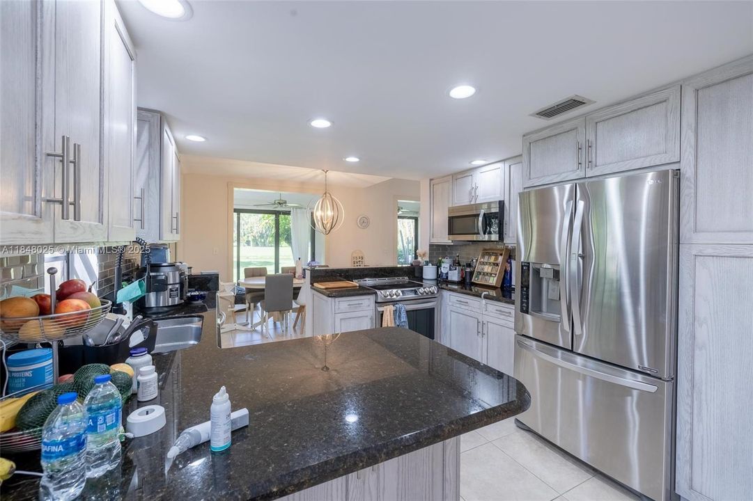 Recently Sold: $525,000 (3 beds, 2 baths, 1823 Square Feet)