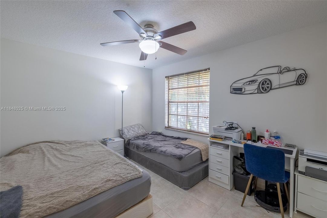 Recently Sold: $525,000 (3 beds, 2 baths, 1823 Square Feet)