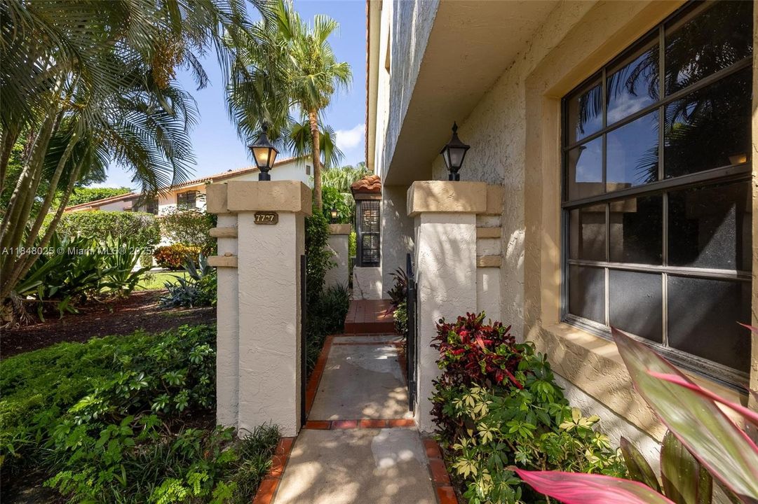 Recently Sold: $525,000 (3 beds, 2 baths, 1823 Square Feet)