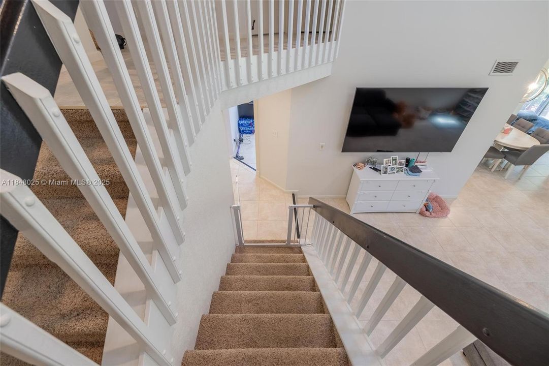 Recently Sold: $525,000 (3 beds, 2 baths, 1823 Square Feet)