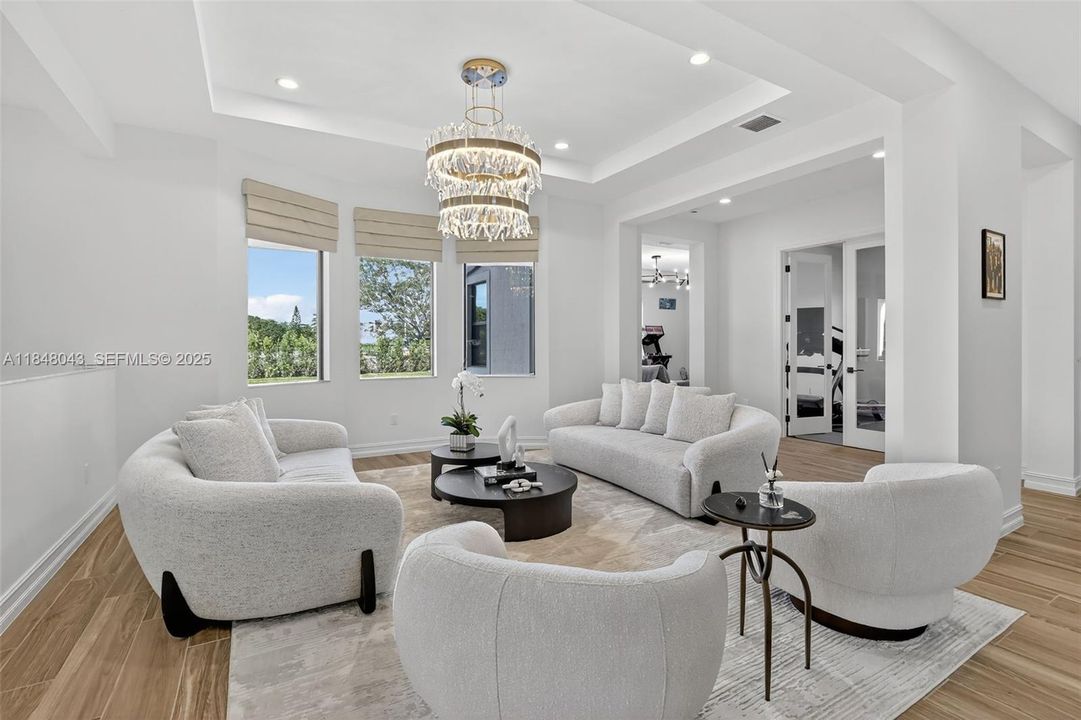 For Rent: $25,000 (6 beds, 6 baths, 6182 Square Feet)