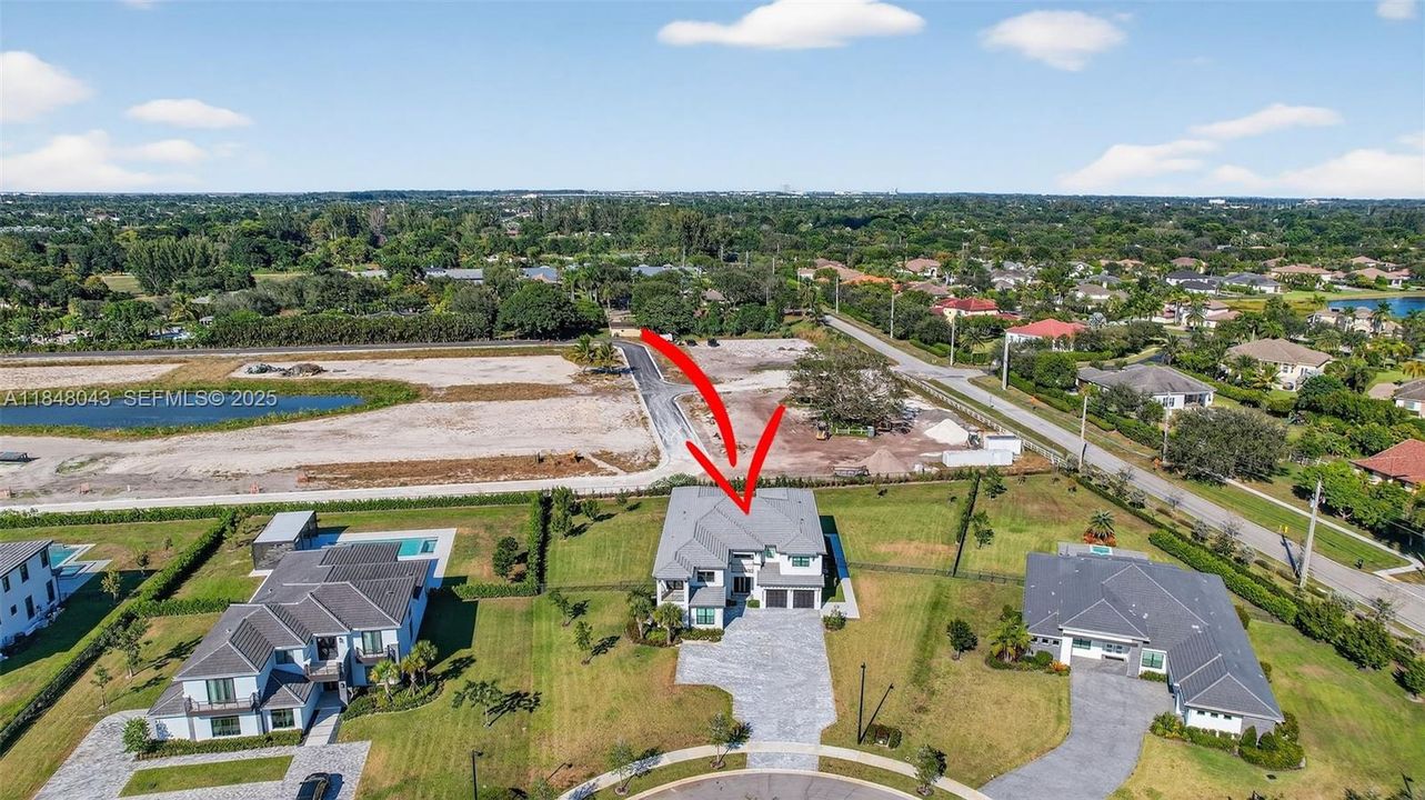 For Rent: $25,000 (6 beds, 6 baths, 6182 Square Feet)