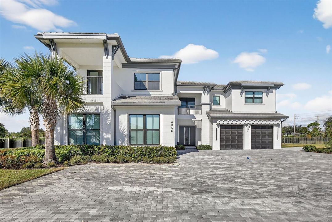 For Rent: $25,000 (6 beds, 6 baths, 6182 Square Feet)