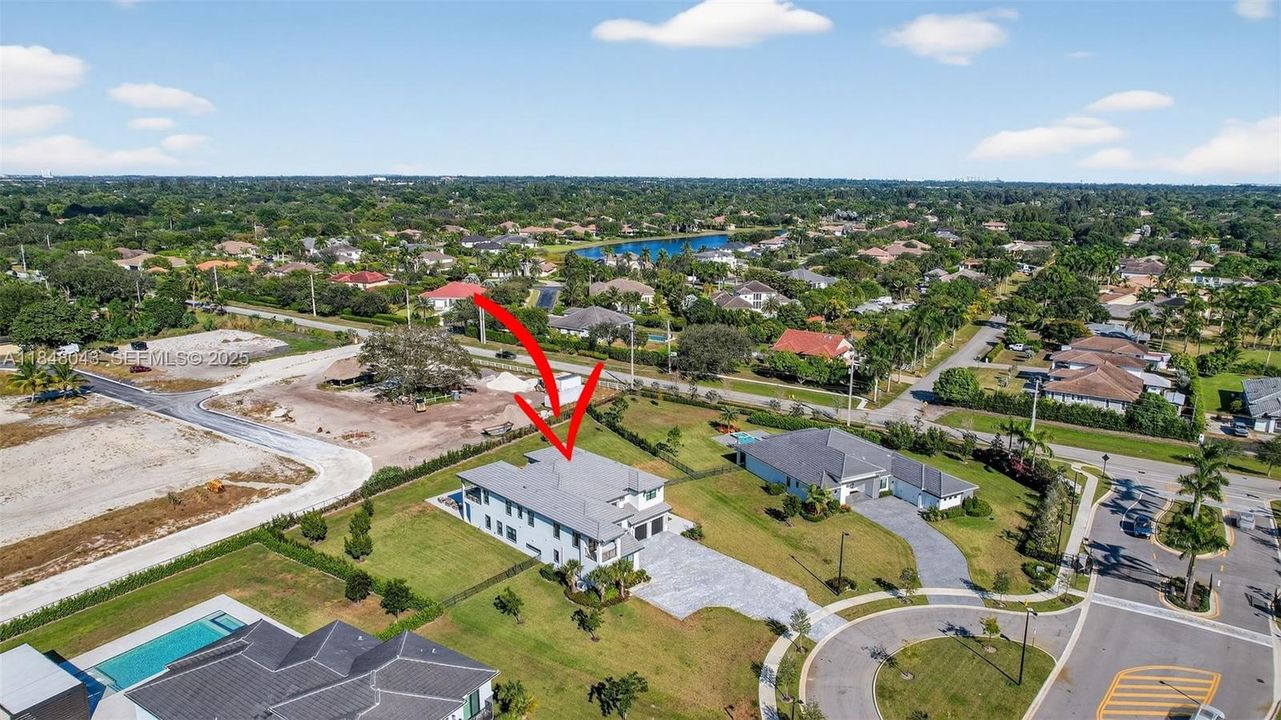 For Rent: $25,000 (6 beds, 6 baths, 6182 Square Feet)