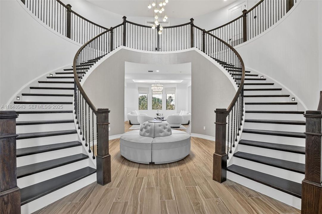 For Rent: $25,000 (6 beds, 6 baths, 6182 Square Feet)