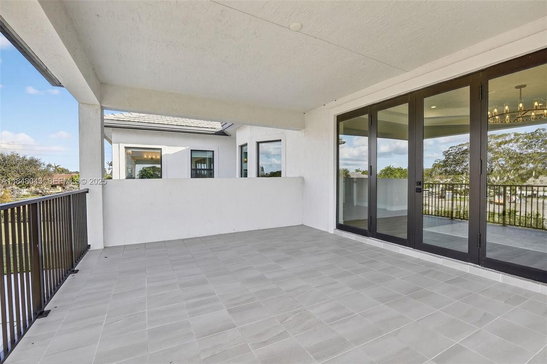 For Rent: $25,000 (6 beds, 6 baths, 6182 Square Feet)