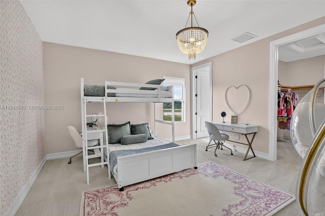 For Rent: $25,000 (6 beds, 6 baths, 6182 Square Feet)