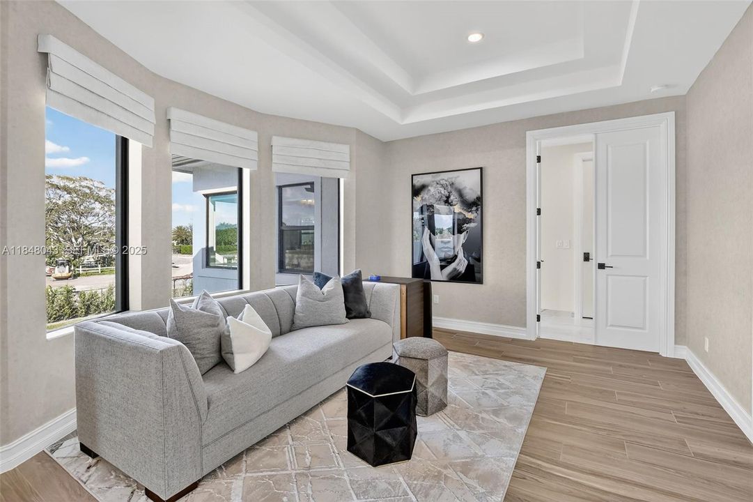 For Rent: $25,000 (6 beds, 6 baths, 6182 Square Feet)