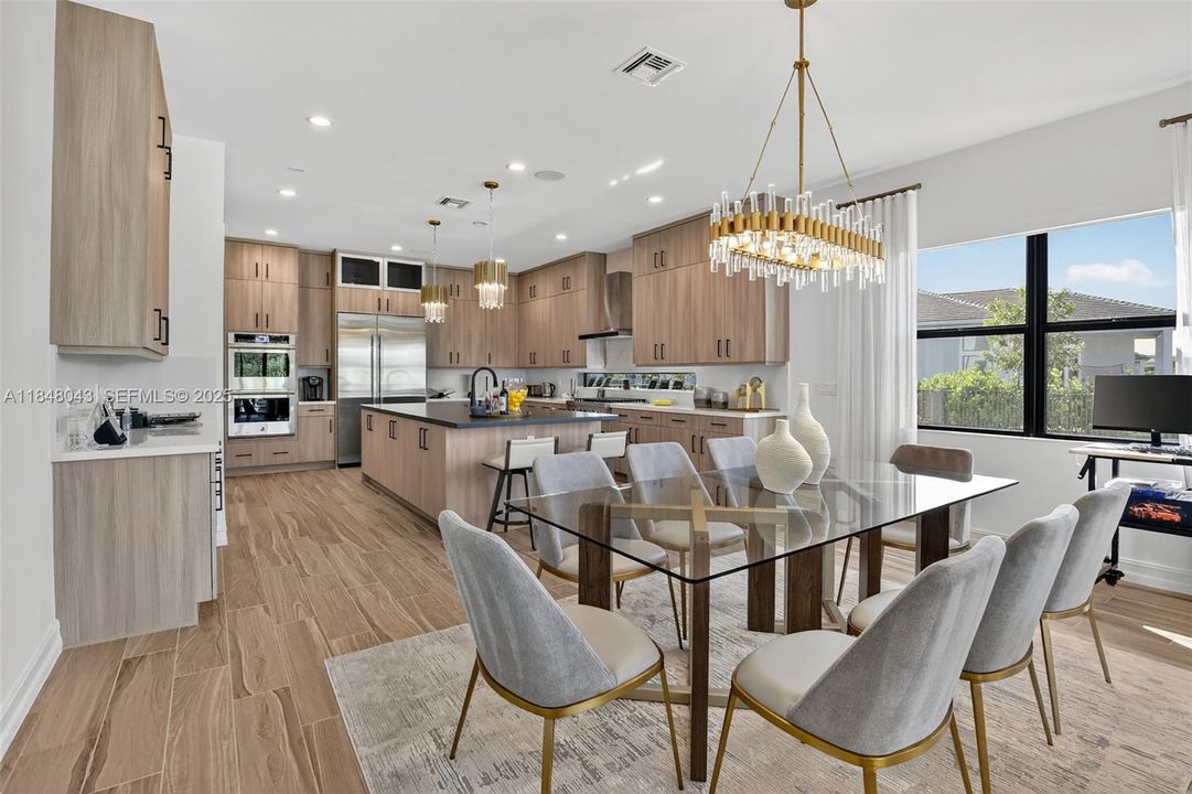 For Rent: $25,000 (6 beds, 6 baths, 6182 Square Feet)