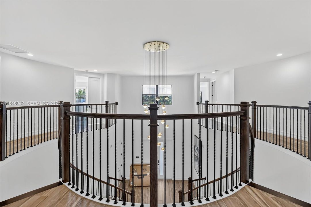 For Rent: $25,000 (6 beds, 6 baths, 6182 Square Feet)