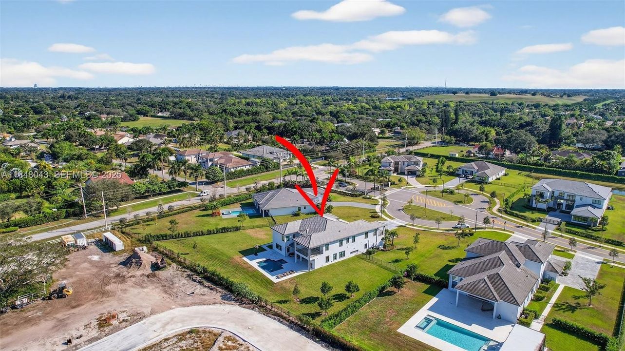 For Rent: $25,000 (6 beds, 6 baths, 6182 Square Feet)