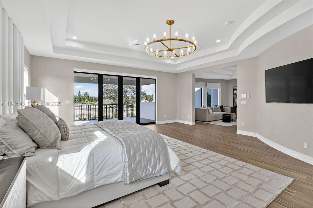 For Rent: $25,000 (6 beds, 6 baths, 6182 Square Feet)