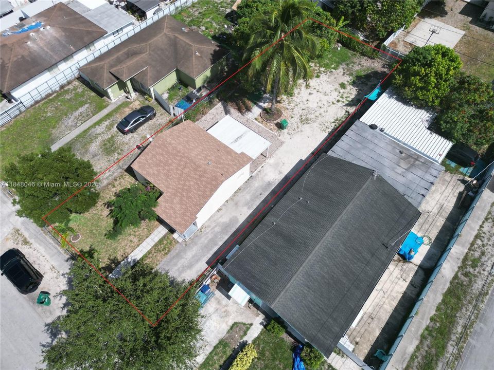 合同活跃: $385,000 (2 贝兹, 1 浴室, 1098 平方英尺)