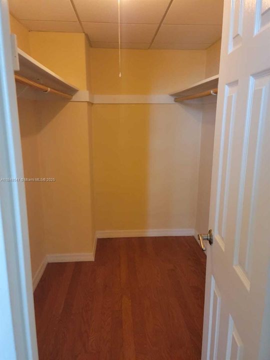 待售: $450,000 (1 贝兹, 1 浴室, 874 平方英尺)