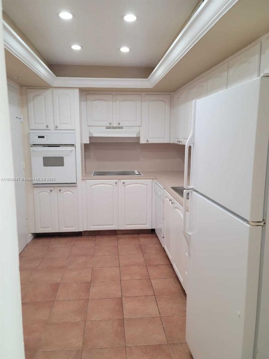 待售: $450,000 (1 贝兹, 1 浴室, 874 平方英尺)