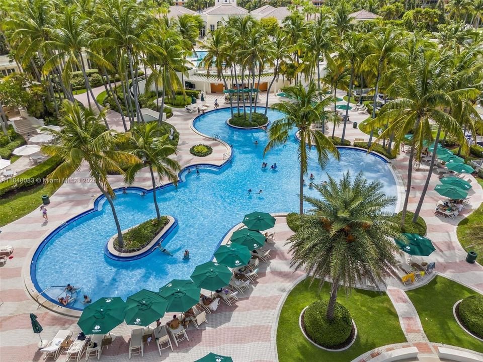 For Sale: $1,799,000 (3 beds, 2 baths, 1570 Square Feet)