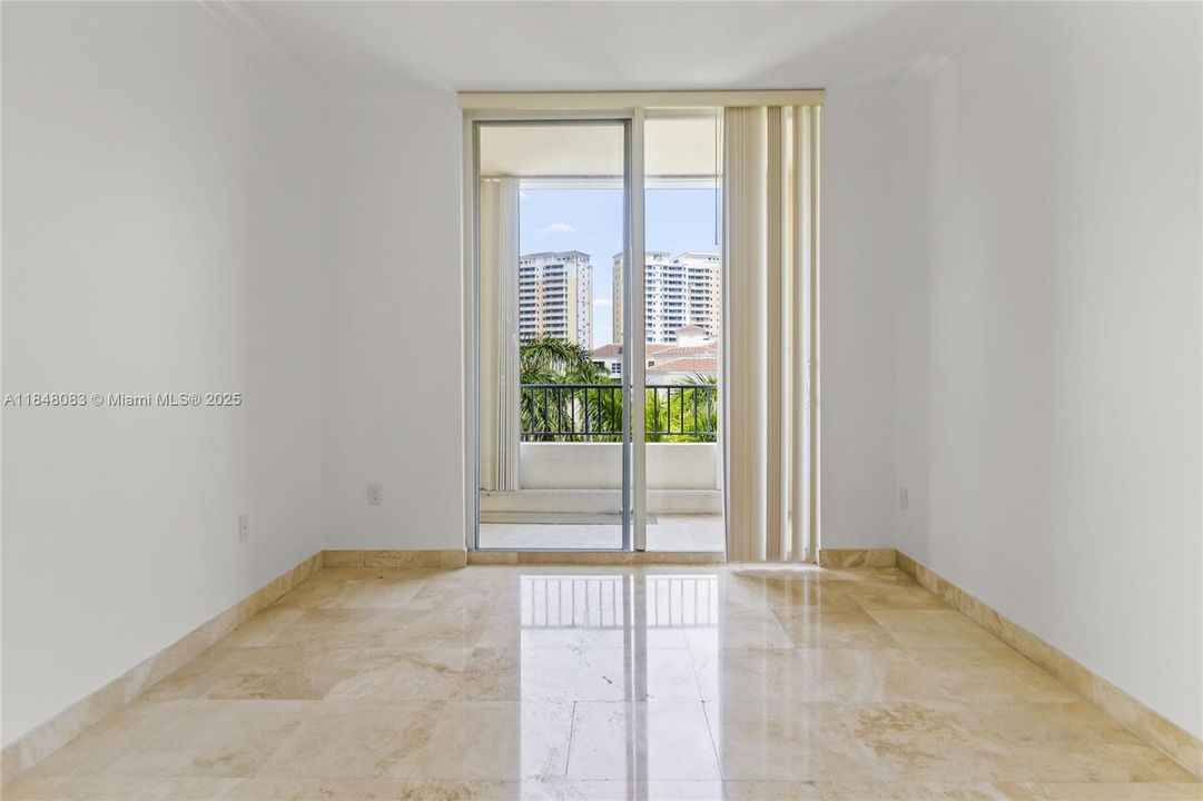 For Sale: $1,799,000 (3 beds, 2 baths, 1570 Square Feet)