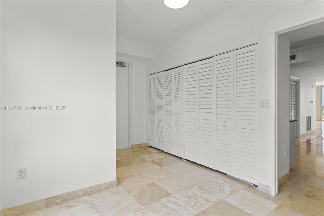 For Sale: $1,799,000 (3 beds, 2 baths, 1570 Square Feet)