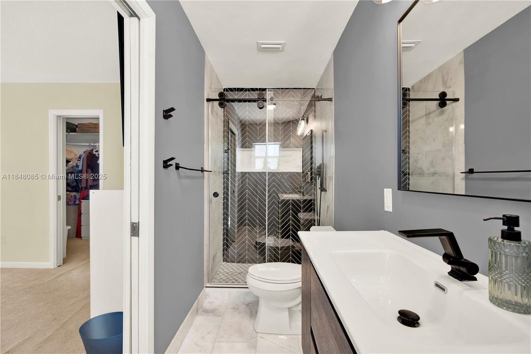 Recently Sold: $695,000 (3 beds, 2 baths, 1355 Square Feet)