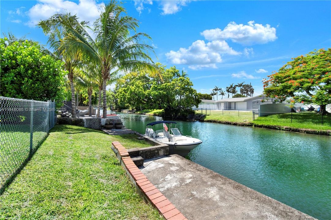 Recently Sold: $695,000 (3 beds, 2 baths, 1355 Square Feet)