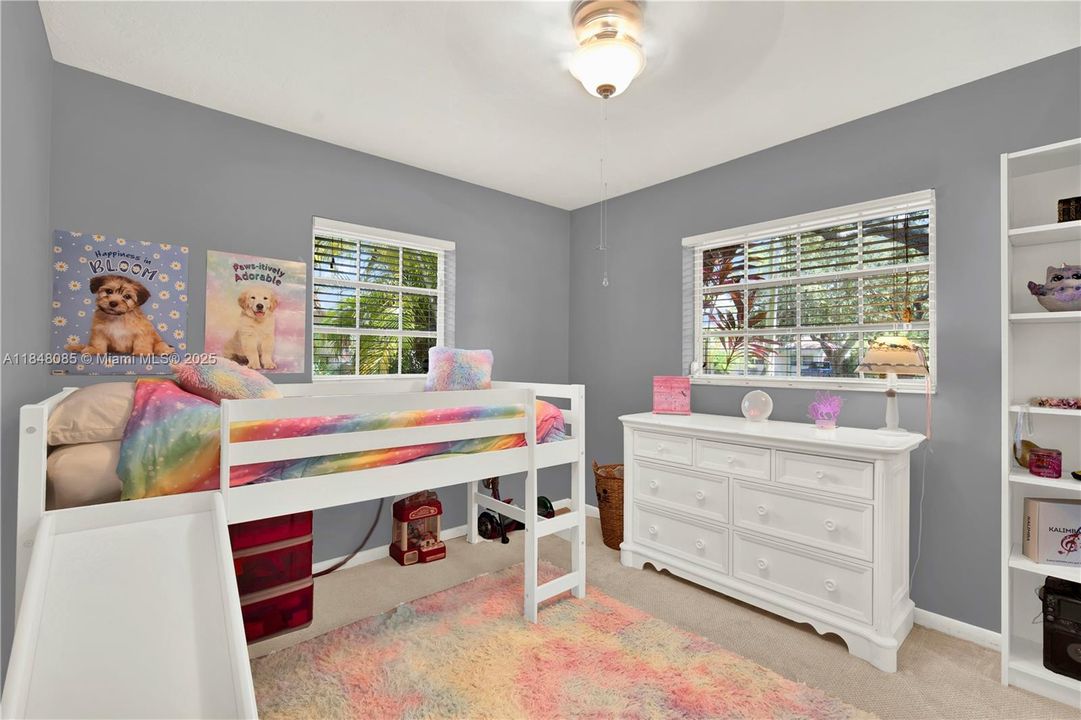 Recently Sold: $695,000 (3 beds, 2 baths, 1355 Square Feet)