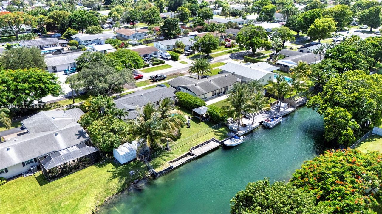 Recently Sold: $695,000 (3 beds, 2 baths, 1355 Square Feet)