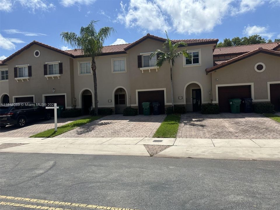 Недавно арендовано: $2,850 (3 спален, 2 ванн, 1705 Квадратных фут)