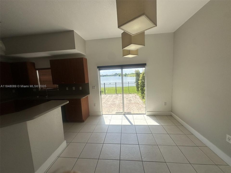 Недавно арендовано: $2,850 (3 спален, 2 ванн, 1705 Квадратных фут)