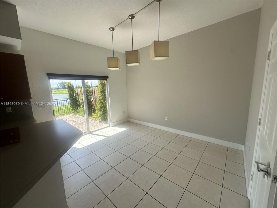 Недавно арендовано: $2,850 (3 спален, 2 ванн, 1705 Квадратных фут)