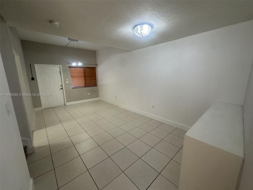 Недавно арендовано: $2,850 (3 спален, 2 ванн, 1705 Квадратных фут)