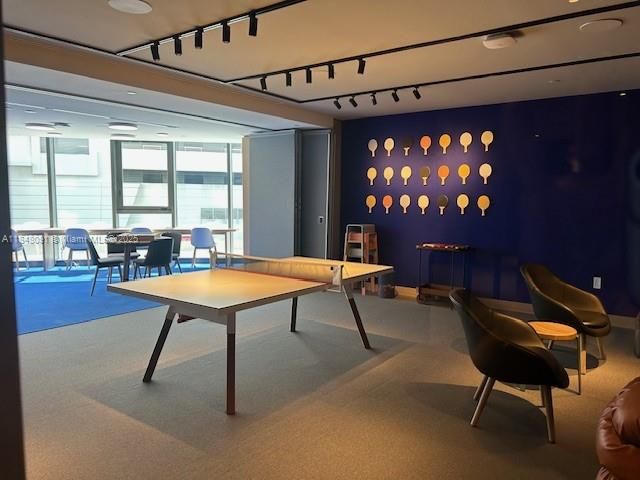 Recientemente alquilado: $20,000 (3 camas, 4 baños, 1991 Pies cuadrados)