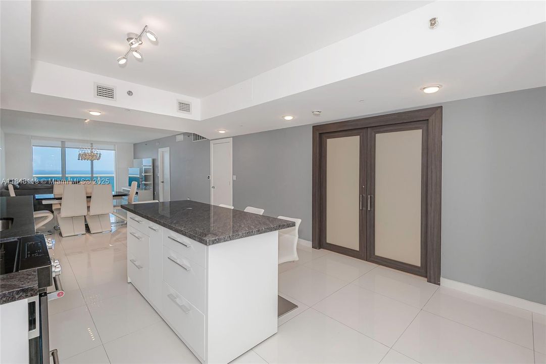 Recently Sold: $1,499,000 (3 beds, 3 baths, 1841 Square Feet)