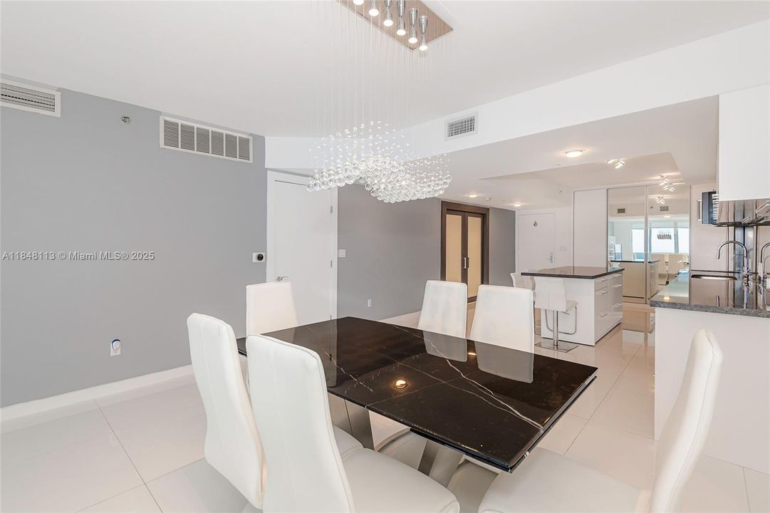 Recently Sold: $1,499,000 (3 beds, 3 baths, 1841 Square Feet)