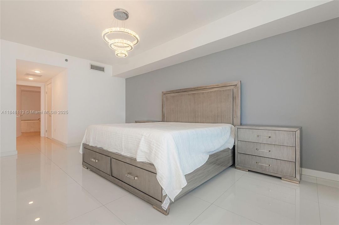 Recently Sold: $1,499,000 (3 beds, 3 baths, 1841 Square Feet)