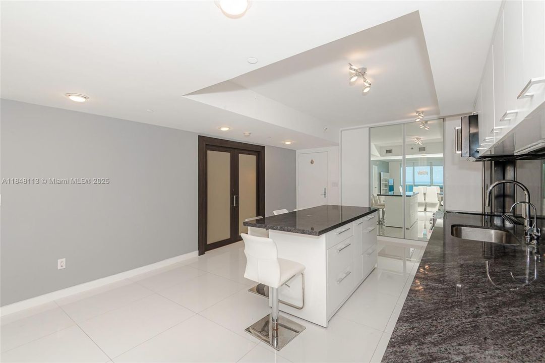 Recently Sold: $1,499,000 (3 beds, 3 baths, 1841 Square Feet)
