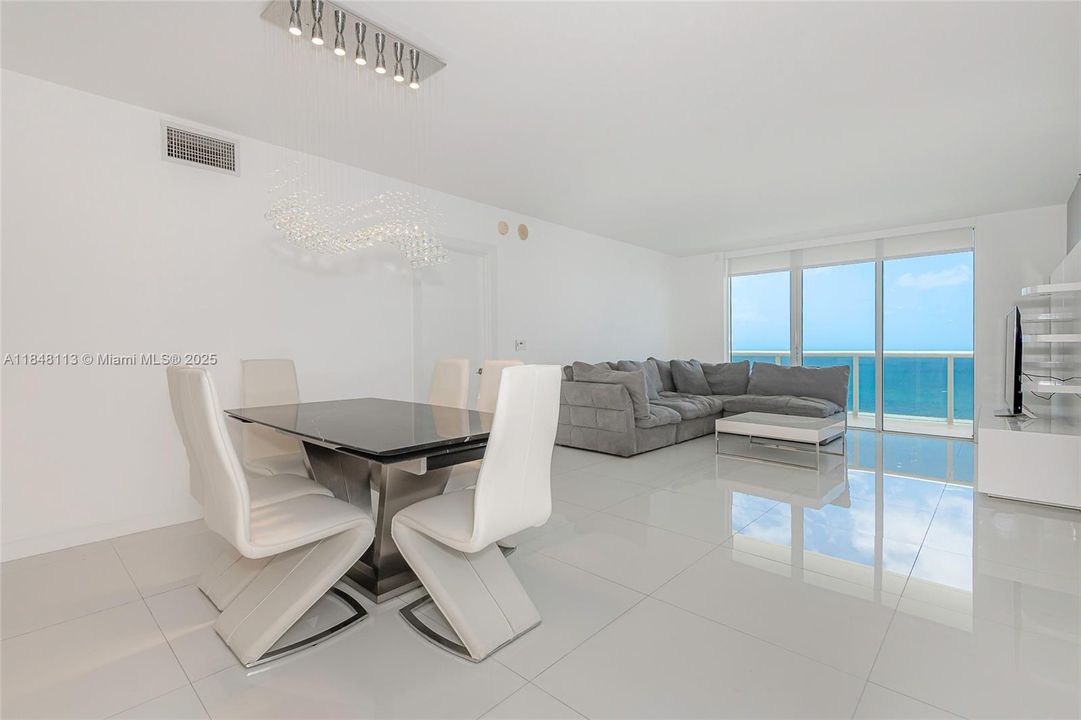 Recently Sold: $1,499,000 (3 beds, 3 baths, 1841 Square Feet)