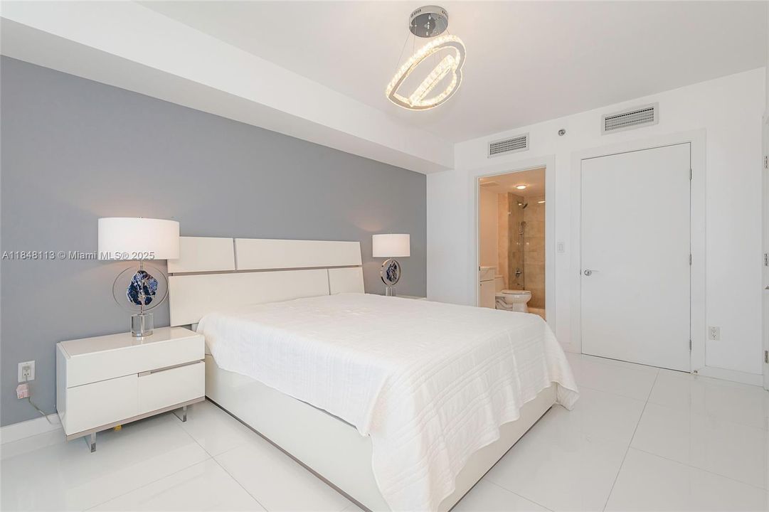 Recently Sold: $1,499,000 (3 beds, 3 baths, 1841 Square Feet)