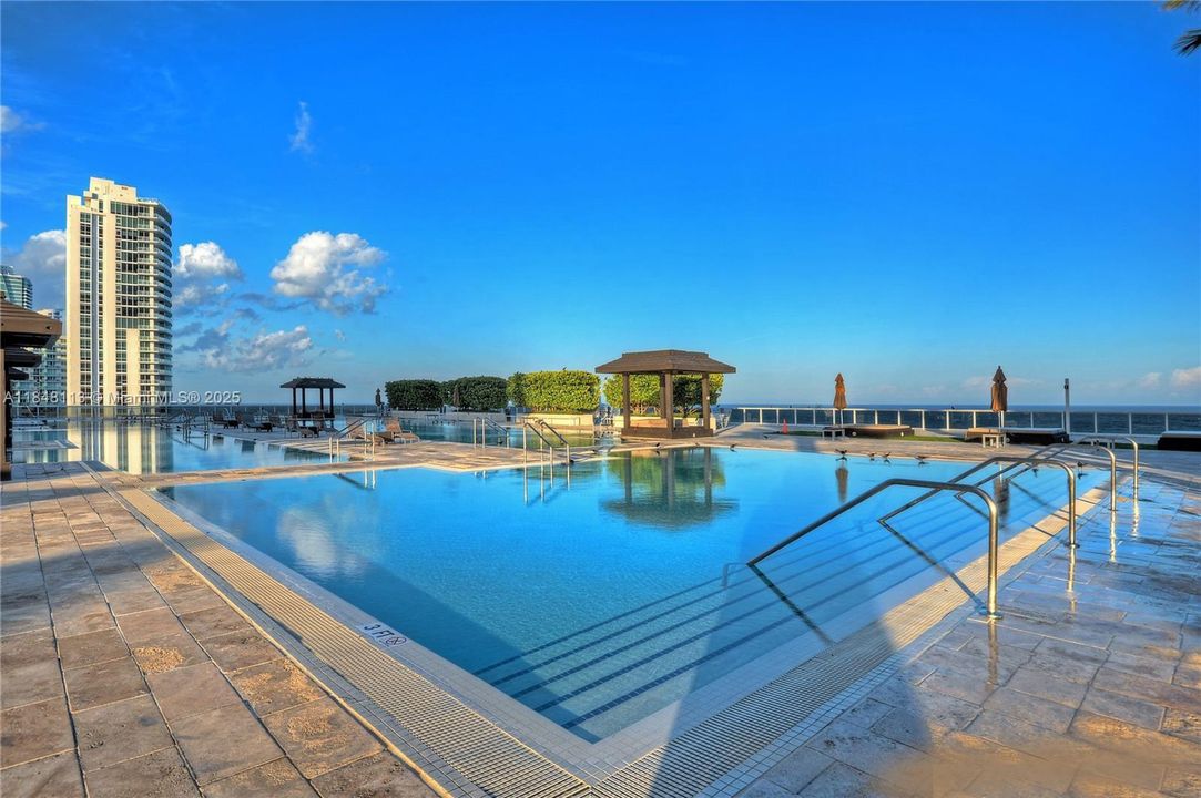 Recently Sold: $1,499,000 (3 beds, 3 baths, 1841 Square Feet)