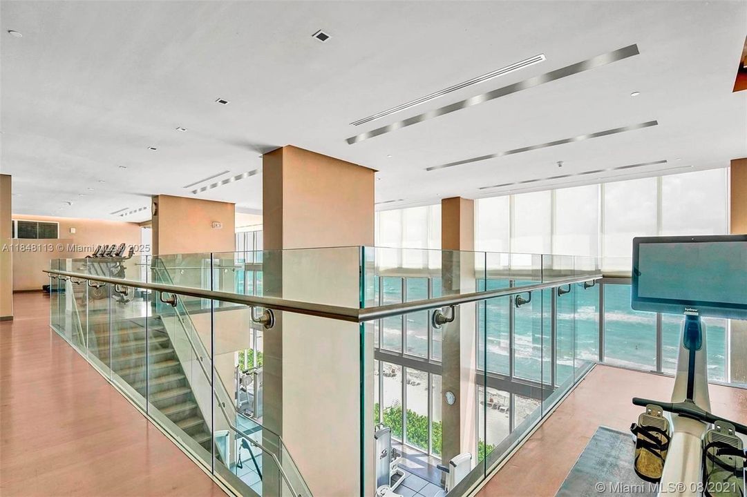 Recently Sold: $1,499,000 (3 beds, 3 baths, 1841 Square Feet)