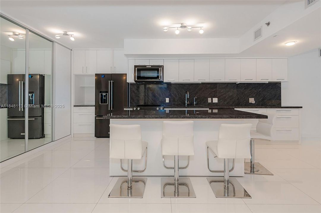 Recently Sold: $1,499,000 (3 beds, 3 baths, 1841 Square Feet)