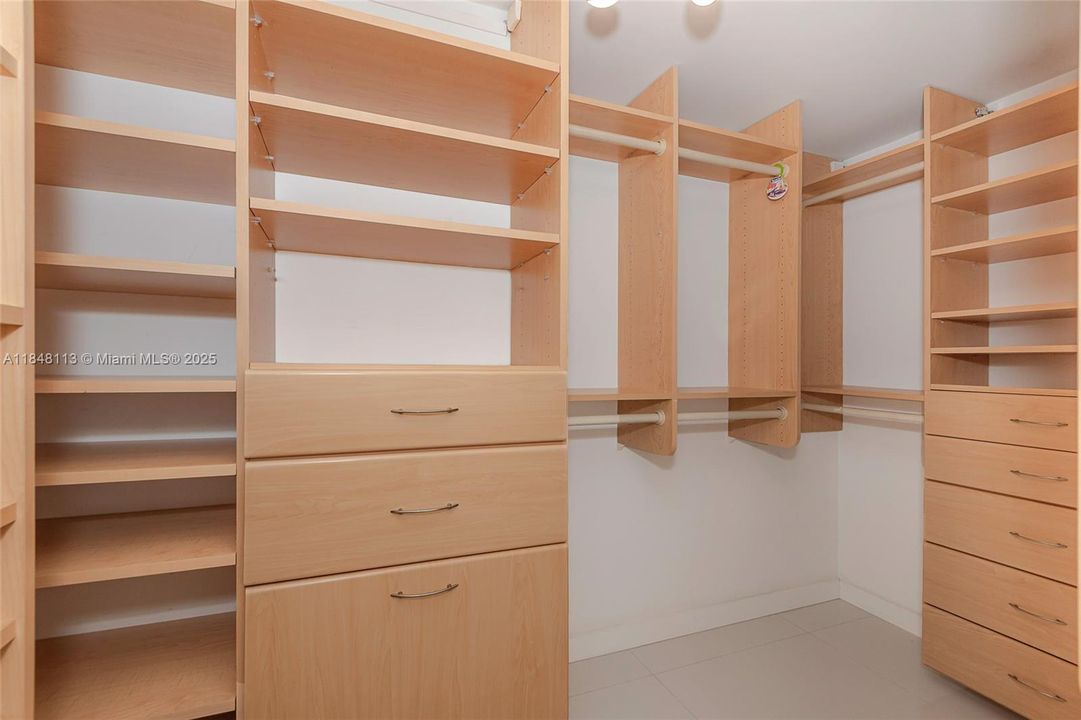 Recently Sold: $1,499,000 (3 beds, 3 baths, 1841 Square Feet)