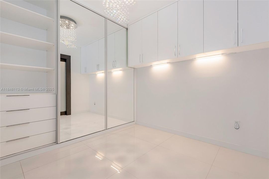 Recently Sold: $1,499,000 (3 beds, 3 baths, 1841 Square Feet)