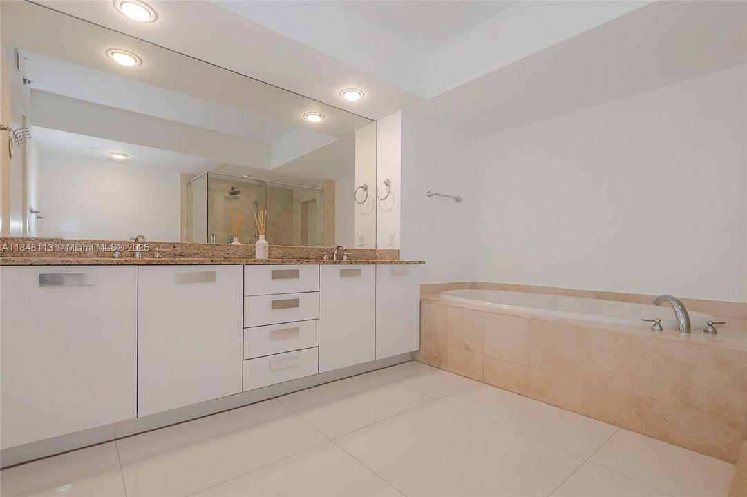 Recently Sold: $1,499,000 (3 beds, 3 baths, 1841 Square Feet)