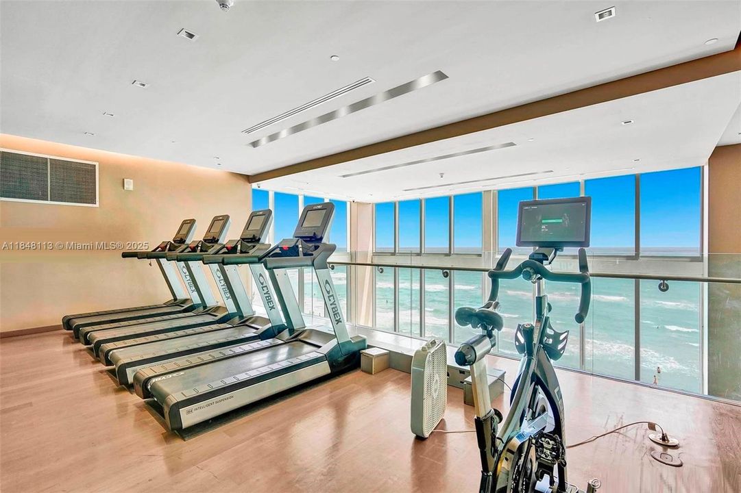 Recently Sold: $1,499,000 (3 beds, 3 baths, 1841 Square Feet)