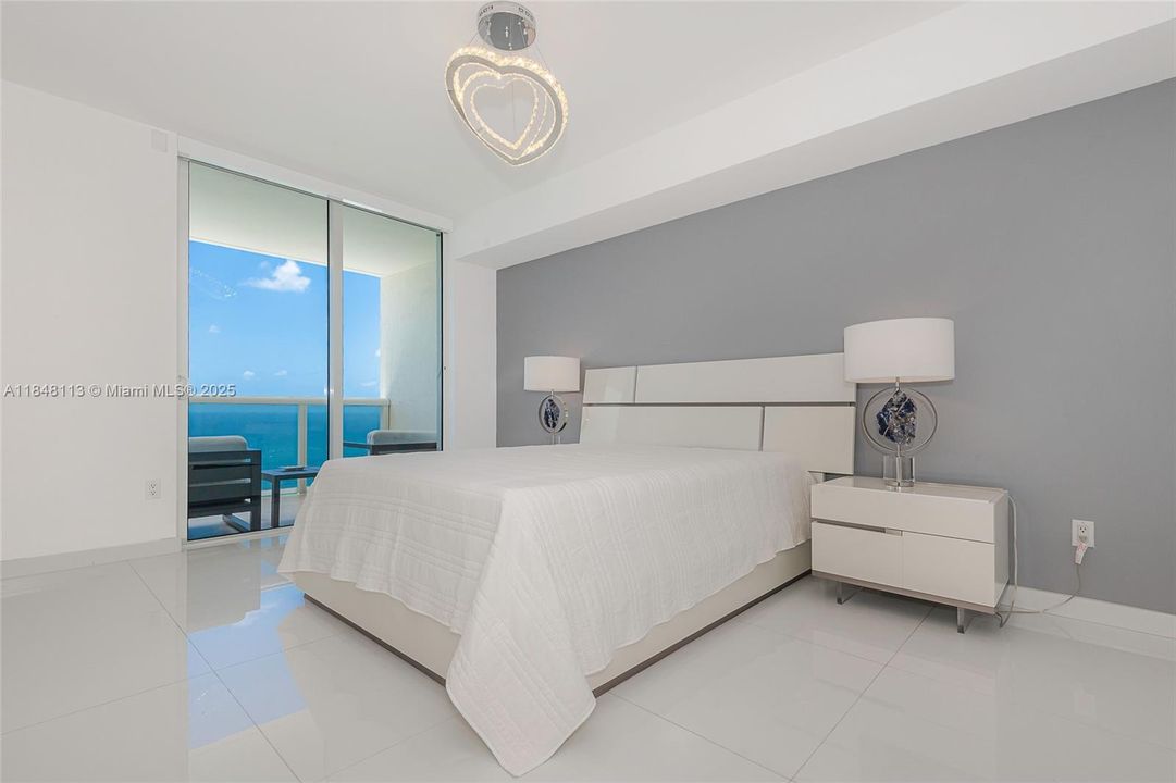 Recently Sold: $1,499,000 (3 beds, 3 baths, 1841 Square Feet)