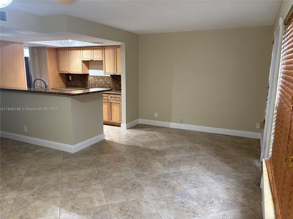 En Venta: $399,000 (3 camas, 2 baños, 1764 Pies cuadrados)