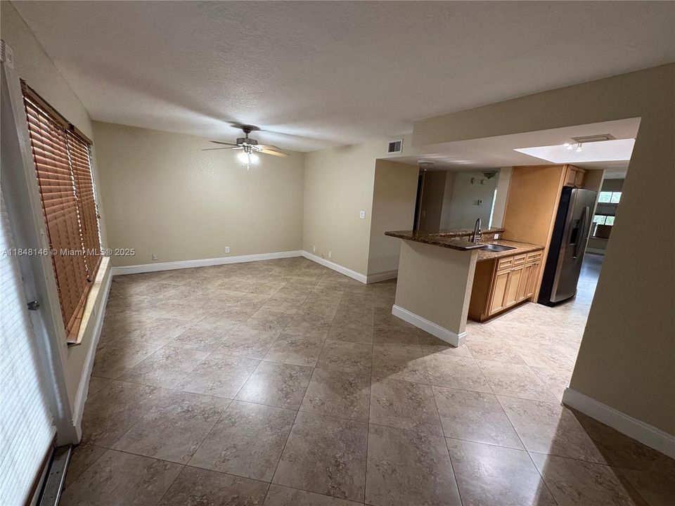 En Venta: $399,000 (3 camas, 2 baños, 1764 Pies cuadrados)