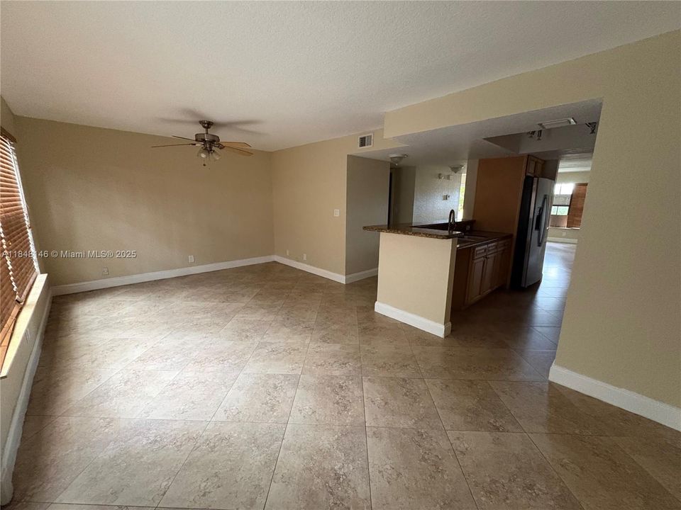 En Venta: $399,000 (3 camas, 2 baños, 1764 Pies cuadrados)