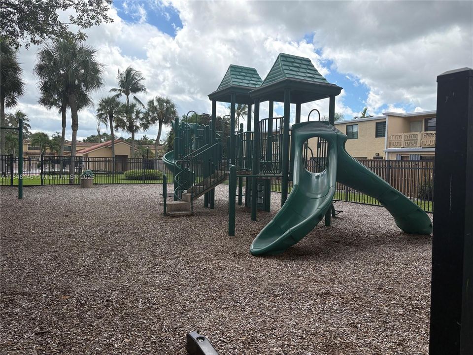 En Venta: $399,000 (3 camas, 2 baños, 1764 Pies cuadrados)